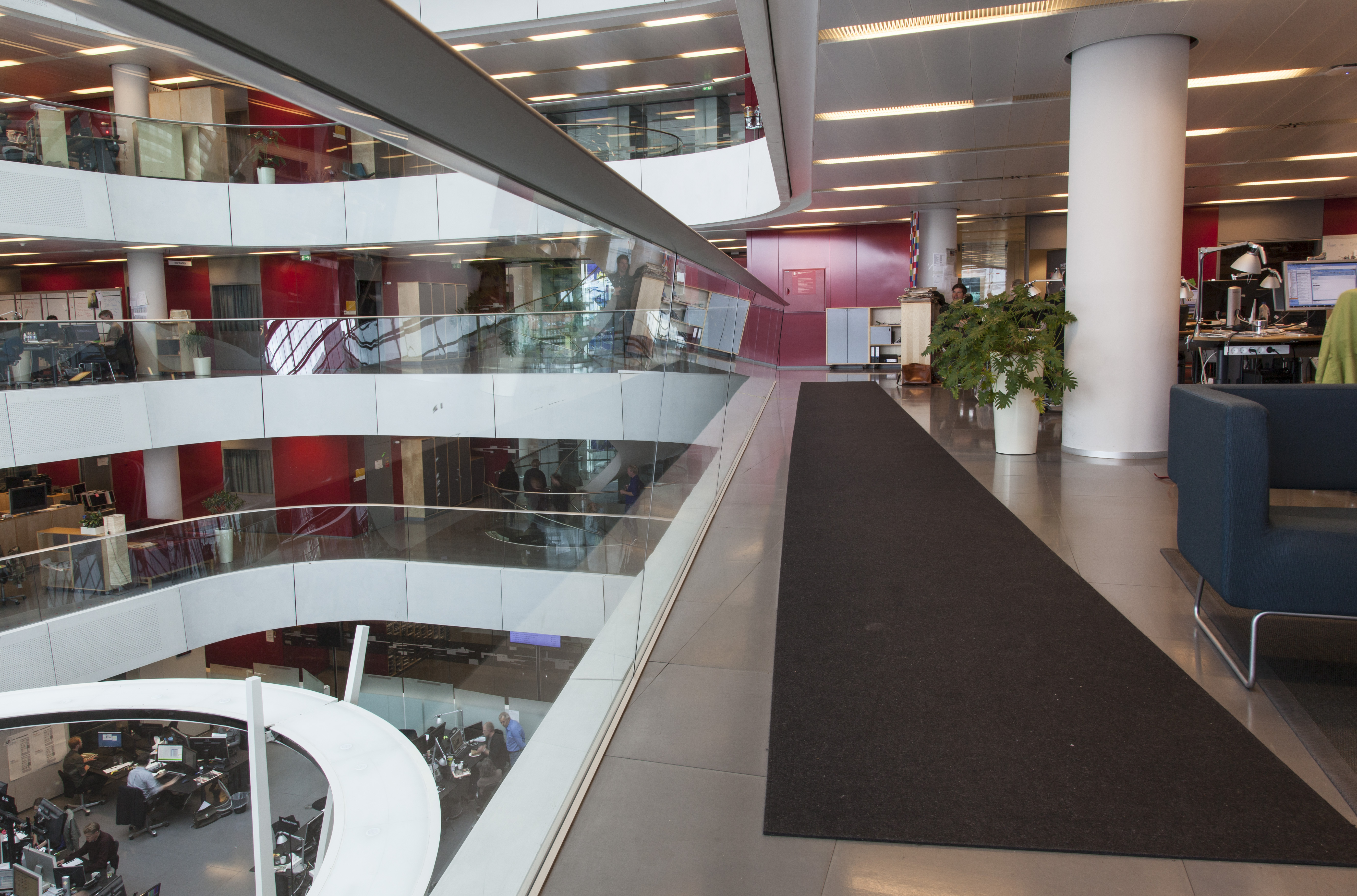 Fraster rød filt løber, DR byen (2)